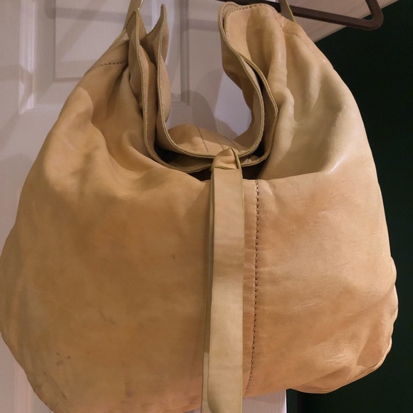 Unique 💯 Lamb Skin Gap satchel - Picture 2 of 8